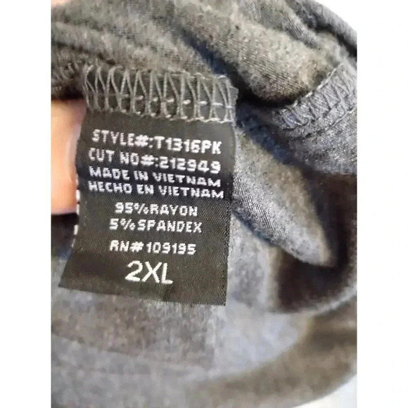 Annabelle Top Gray Ruffled Hem Stretch Sz 2XL Bust 44 Length 32 - Picture 9 of 10